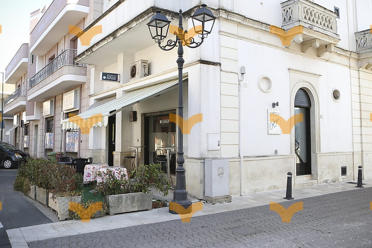 Facciata — Collepasso, piazza Dante Alighieri – Attività Commerciale: Bar