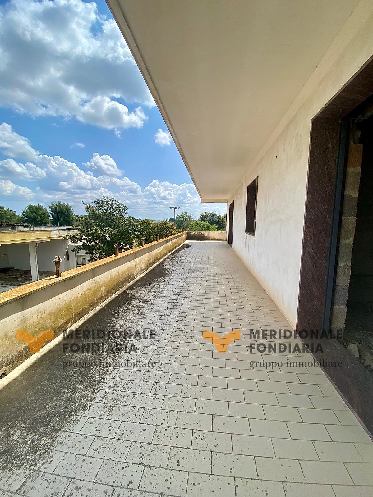 Esterno — Carmiano, SP117 – Capannone con terreno adiacente