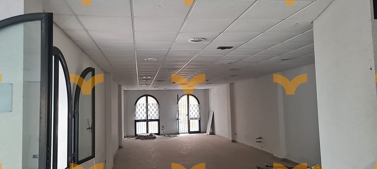 Sala — Collepasso, via M. delle Grazie – ampio locale commerciale