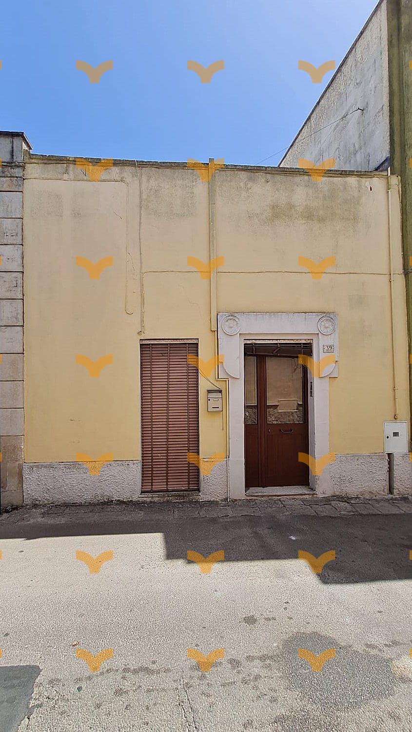 Facciata — Collepasso via Umberto I, 39