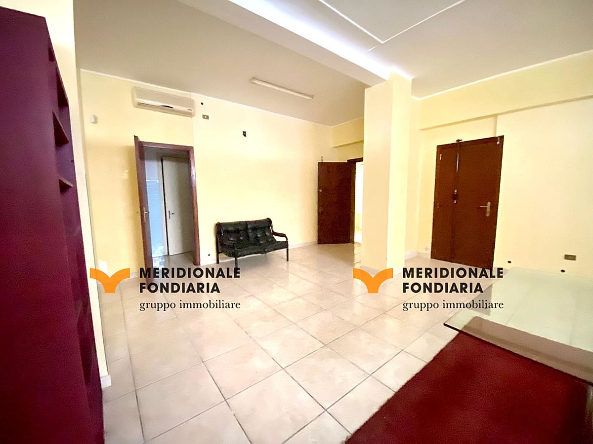 Ufficio — Lecce, via Bonaventura Mazzarella – Laboratorio a pochi passi da Piazza Mazzini