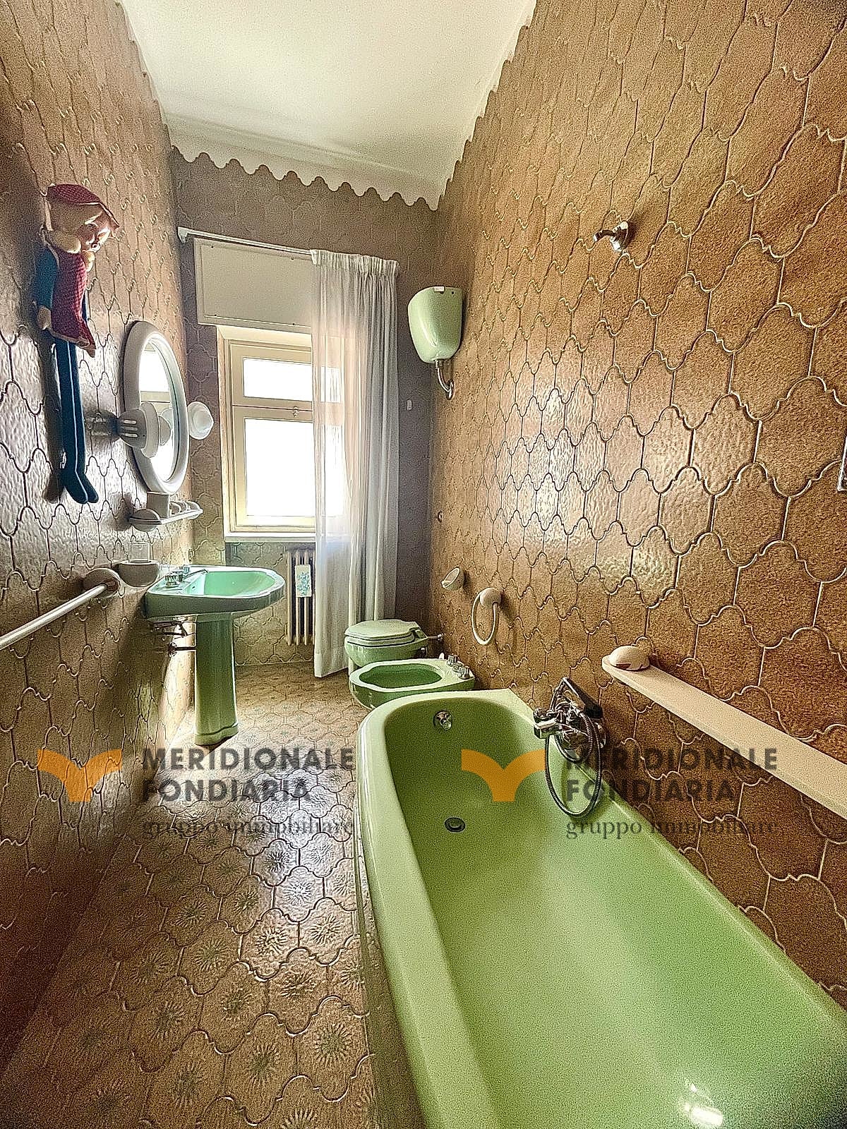 Bagno — Lecce, Via di Vaste – prestigioso palazzotto indipendente