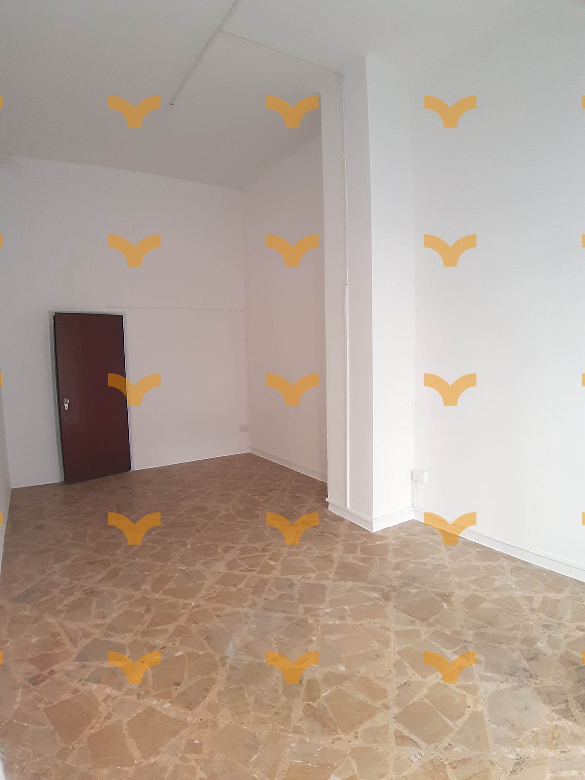 Sala — Lecce, via Don Bosco – locale commerciale
