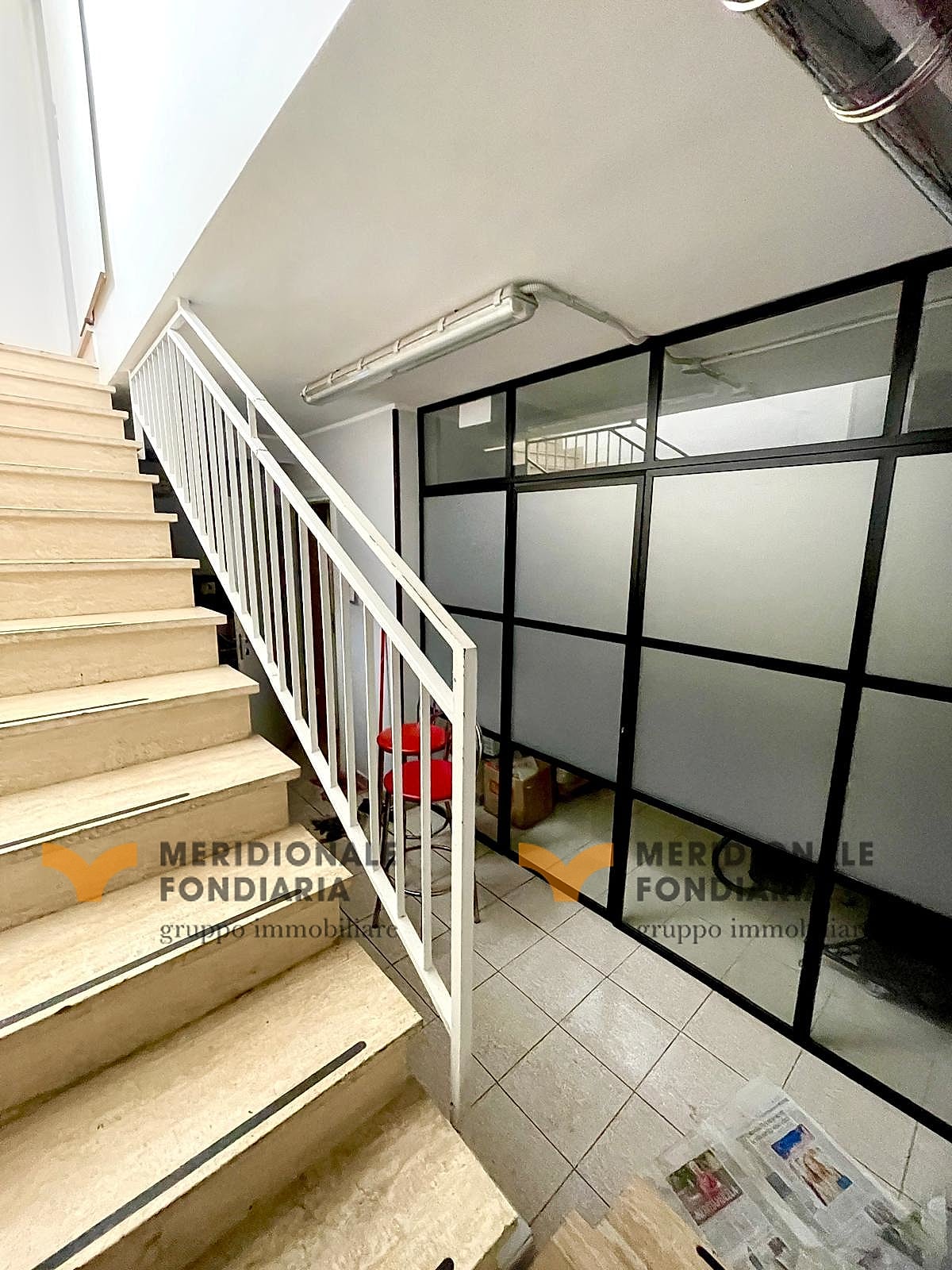Scala — Lecce, Via Francesco de Mura – locale commerciale già locato