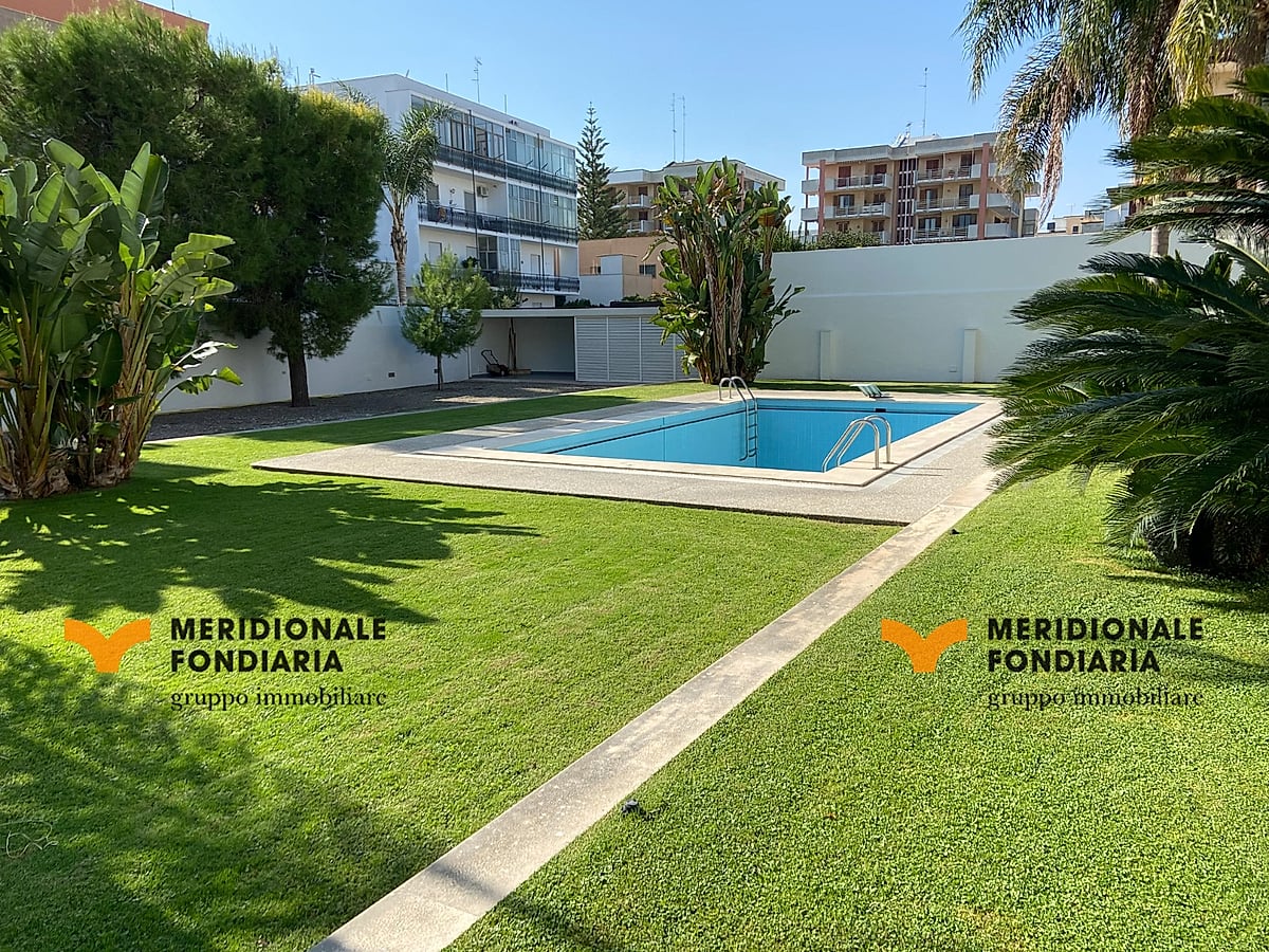 Piscina — Lecce – Zona Est prestigioso immobile