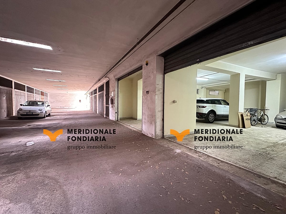 Lecce, Via Giovanni Boccaccio – Ampio garage/deposito nei pressi di piazza Ariosto