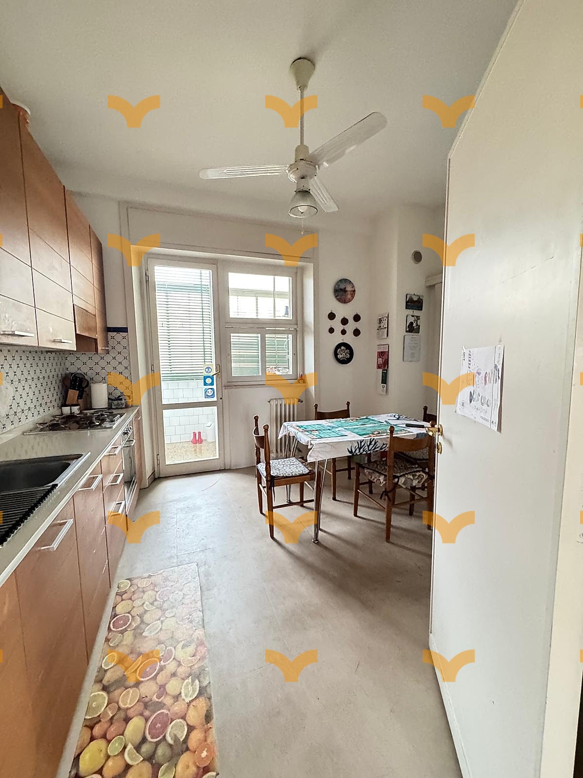 Lecce, via Montello – Ampio appartamento con box