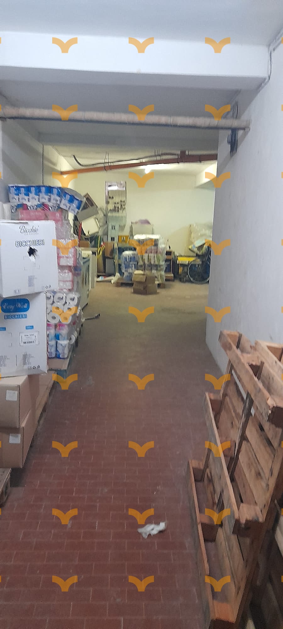 Sala — Lecce, via Pietro Palumbo – locale commerciale in vendita