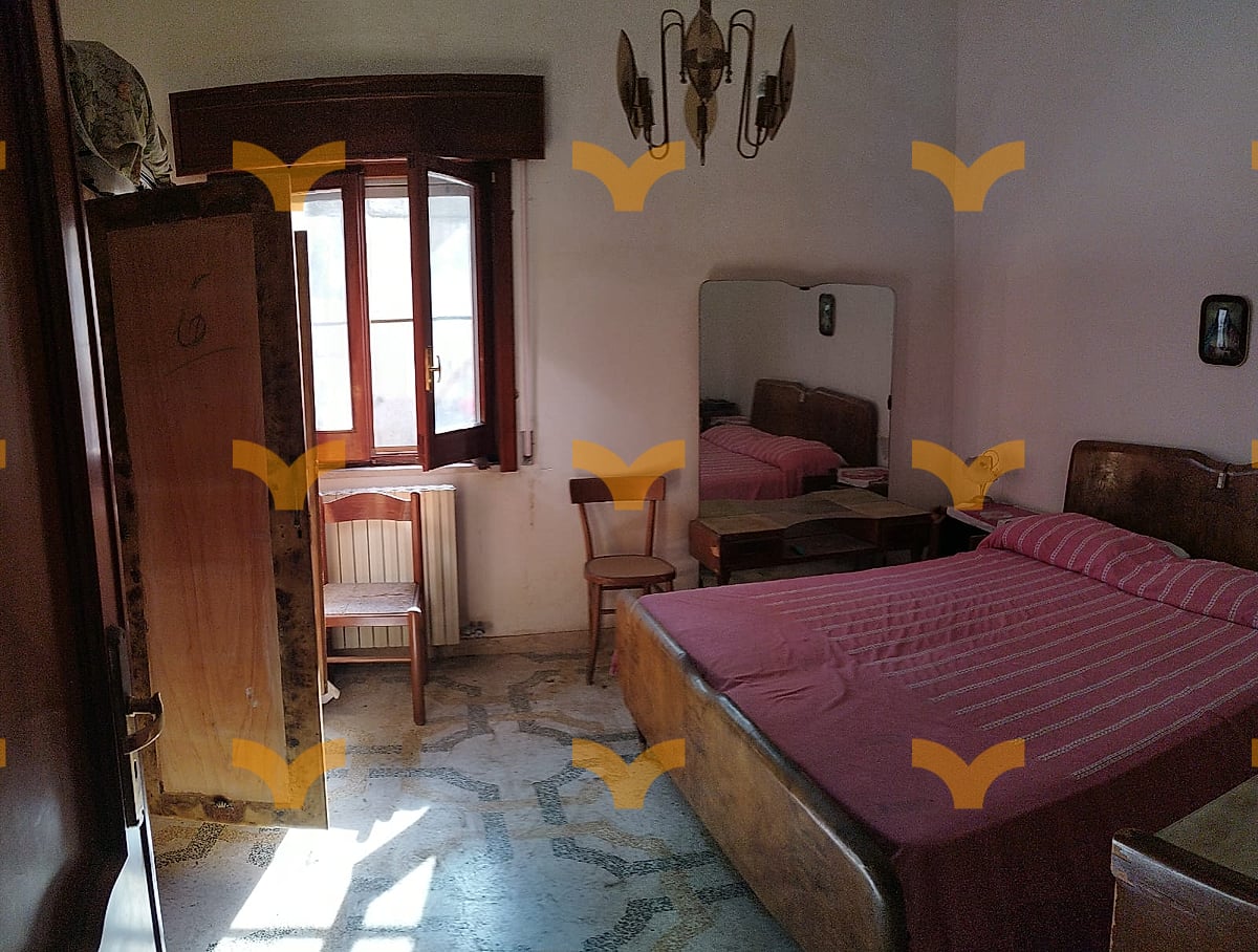 Camera — Lecce, Via Zimbalo – Immobile di generose dimensioni su unico livello