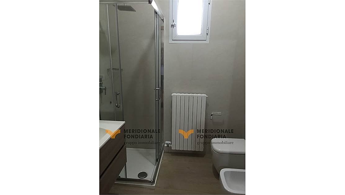 Bagno — Lizzanello (Merine), via Montenegro – Bilocale con posto auto