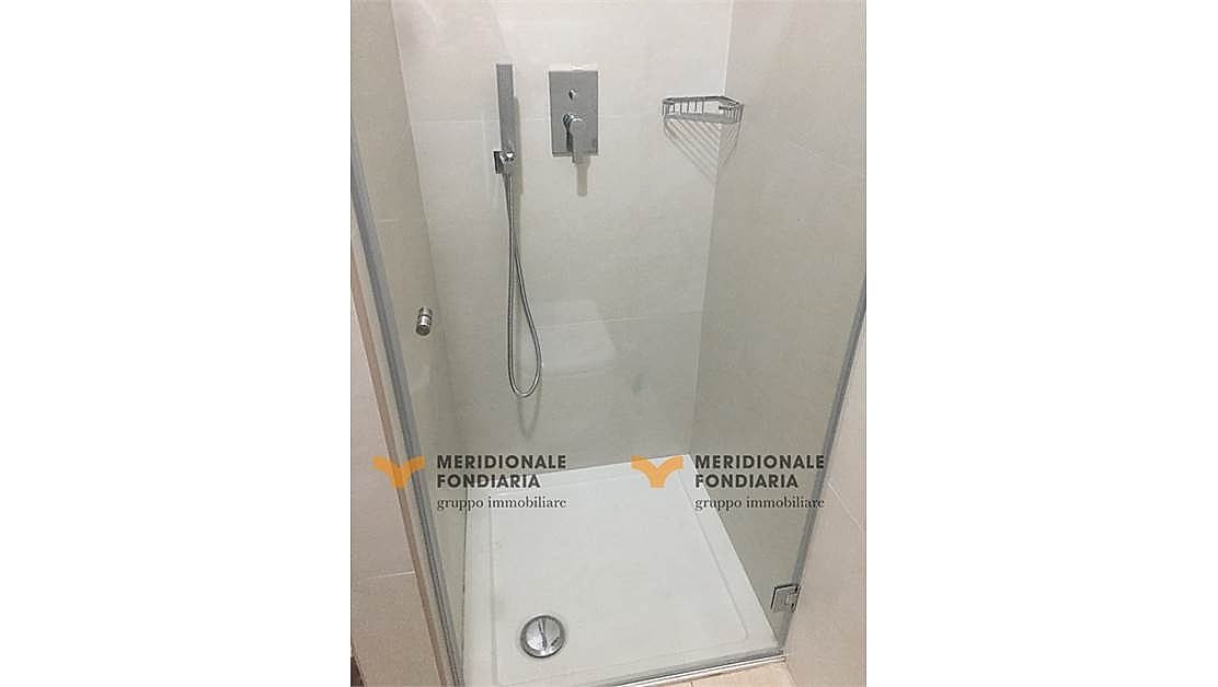 Bagno — Lizzanello (Merine), via Montenegro – Monolocale con posto auto