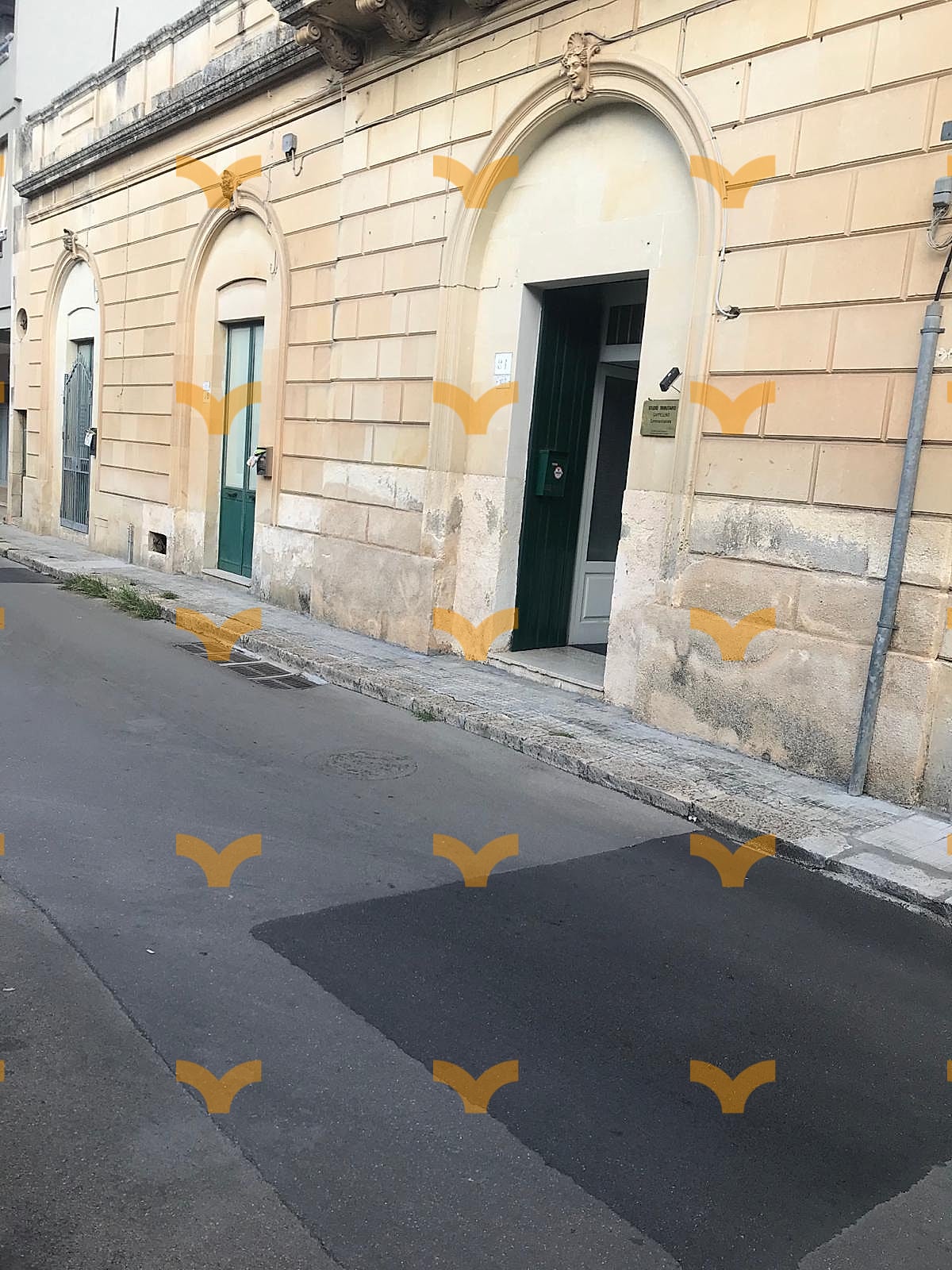 Facciata — Maglie, via Cesare Battisti – 5 unità abitative contigue e indipendenti in vendita
