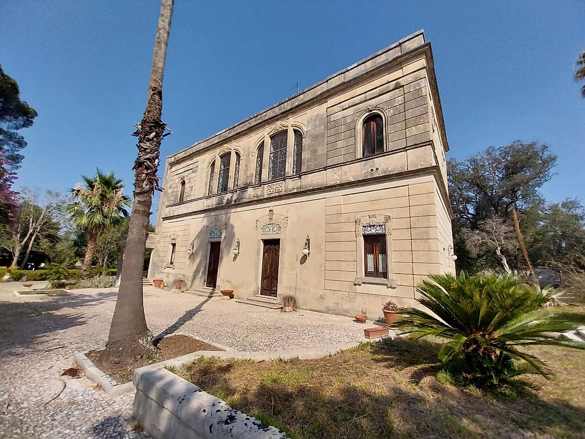 Maglie, via Madonna di Leuca – magnifica villa dei primi del ‘900