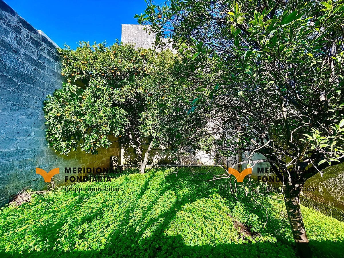 Giardino — Martano, Via Goffredo Mameli – Villetta a schiera bifamiliare