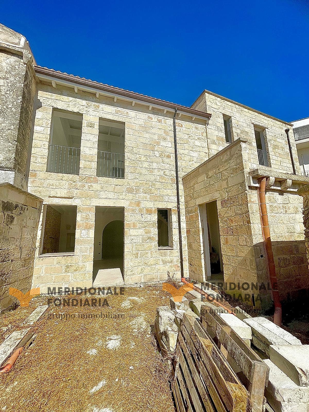 Cortile — Martano, via Guglielmo Marconi – immobile storico