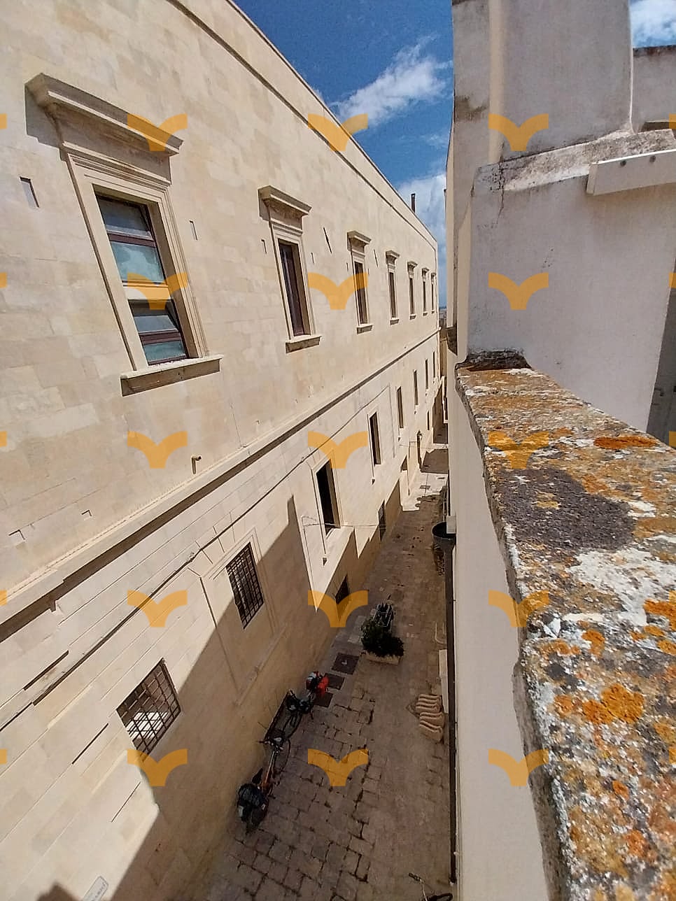 Facciata — Otranto, via Seminario – Appartamento su tre livelli con terrazzo panoramico nel centro storico