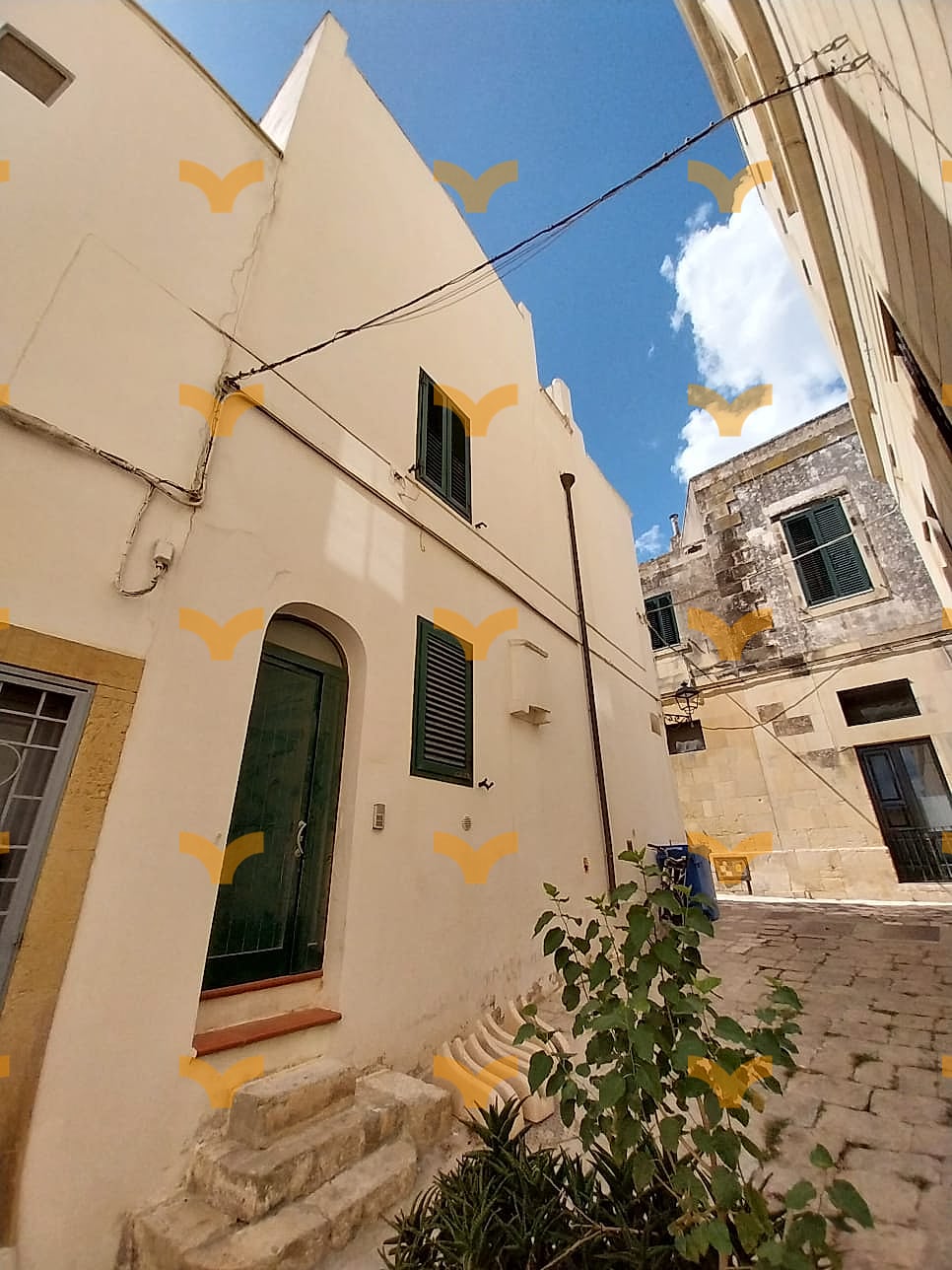 Facciata — Otranto, via Seminario – Appartamento su tre livelli con terrazzo panoramico nel centro storico