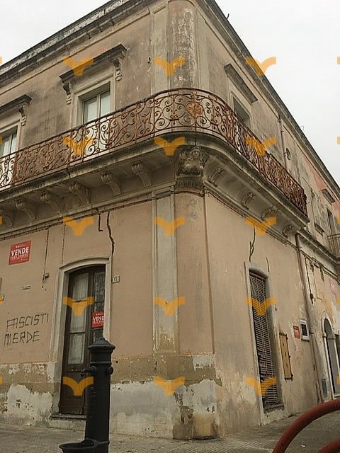 Facciata — Collepasso, Piazzetta Vittoria