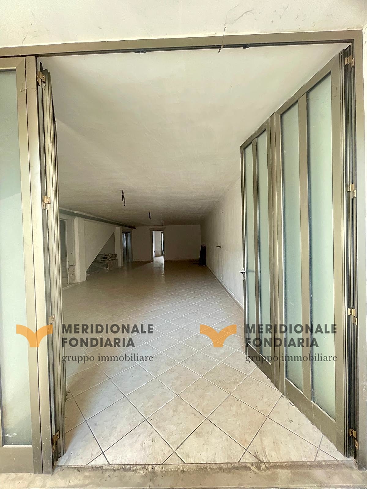 Sala — San Donato di Lecce, Via Roma – Locale commerciale