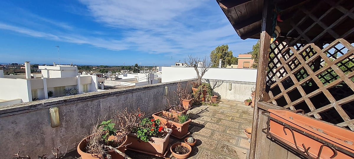 Terrazzo — Sannicola, via Madre del fanciullo – abitazione al primo piano