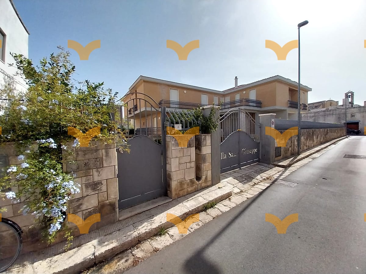 Facciata — Squinzano, Via San Giuseppe – Villa