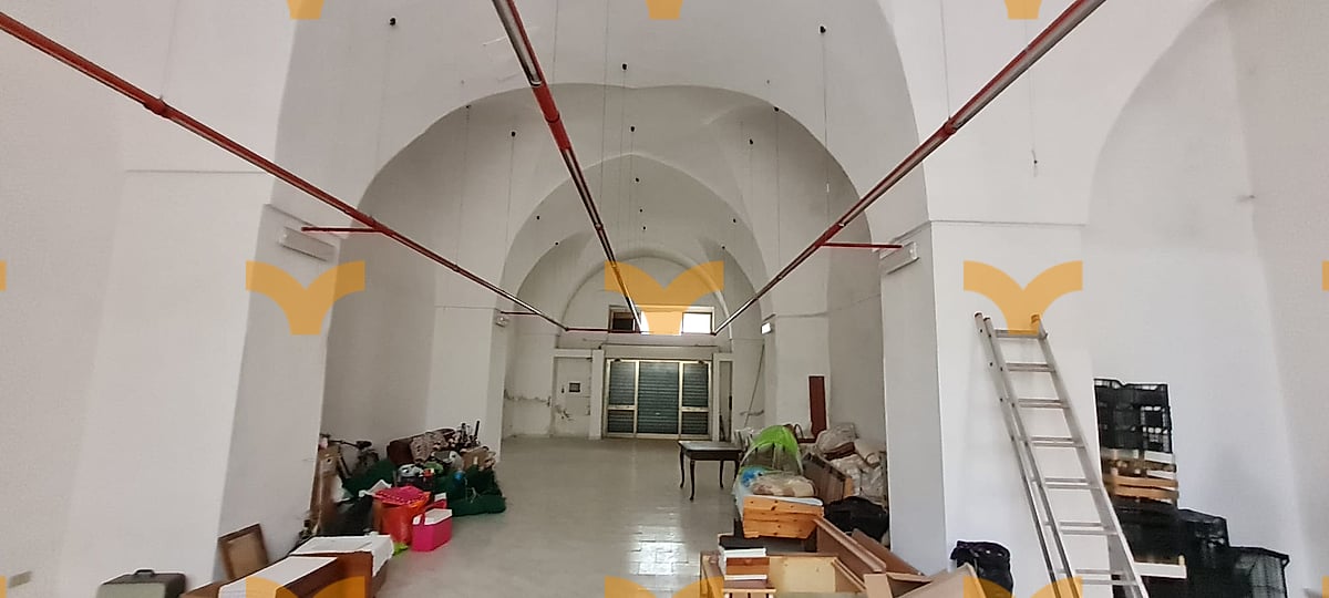 Sala — Tuglie, via Termiti – Locale Commerciale