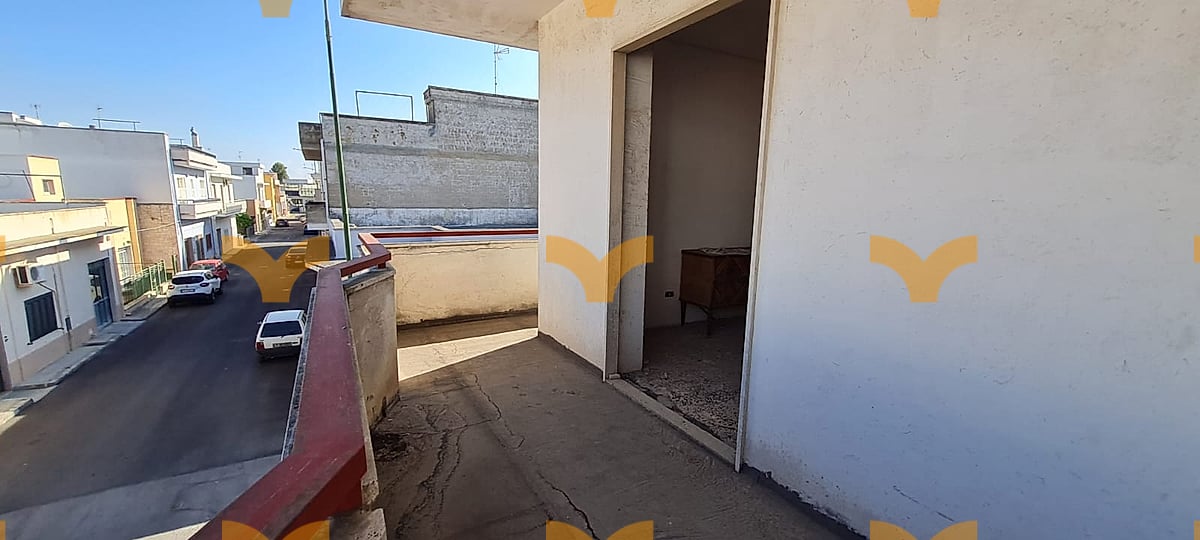 Terrazzo — Cutrofiano, Via Gradisca angolo via Siracusa – 2 ampi appartamenti